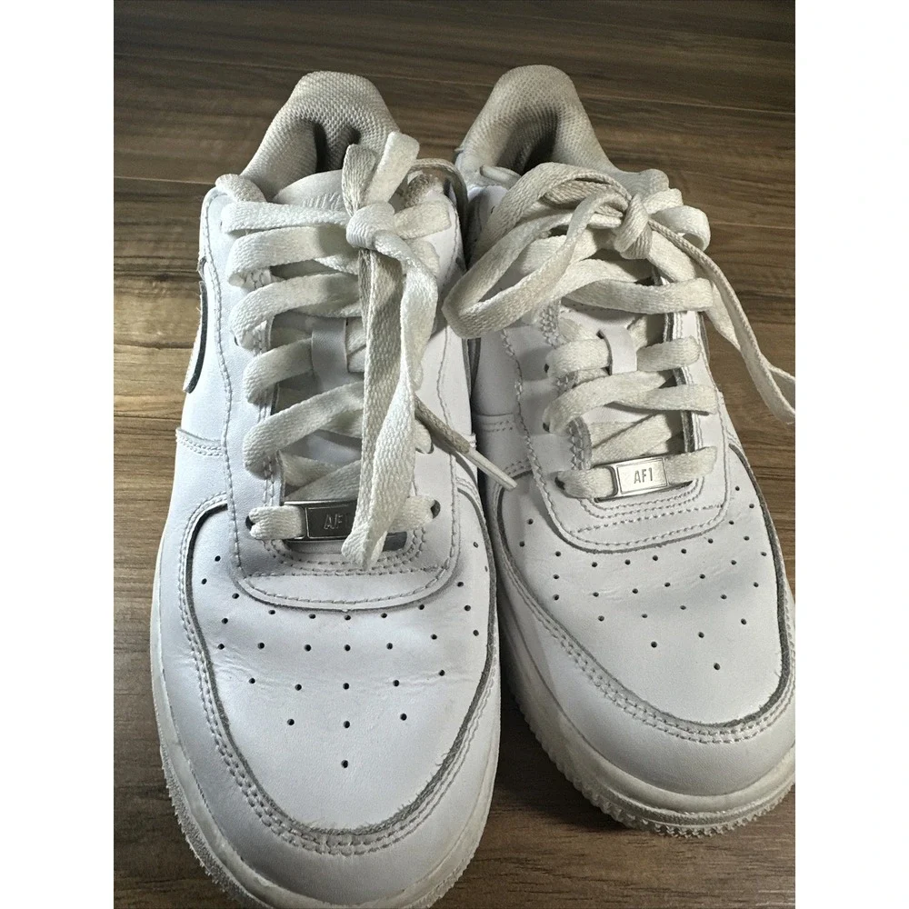 Nike this shoes